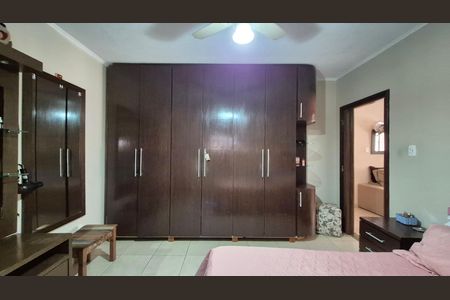 Casa à venda com 250m², 3 quartos e 1 vagaQuarto
