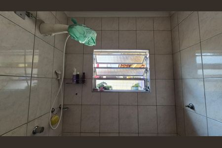 Casa à venda com 250m², 3 quartos e 1 vagaBanheiro - Fundos