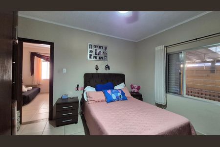 Casa à venda com 250m², 3 quartos e 1 vagaQuarto