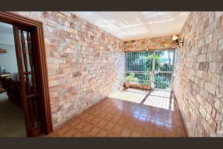 Casa à venda com 354m², 4 quartos e 5 vagasEntrada