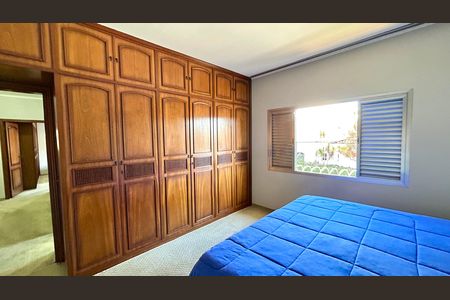 Casa à venda com 354m², 4 quartos e 5 vagasQuarto 4
