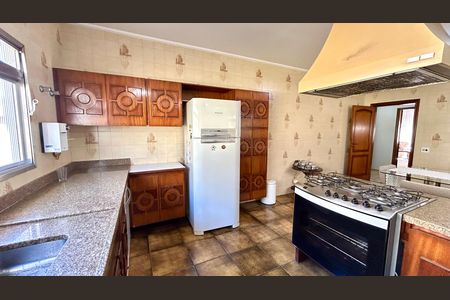 Casa à venda com 354m², 4 quartos e 5 vagasCozinha