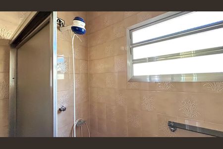 Casa à venda com 354m², 4 quartos e 5 vagasBanheiro 2