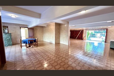 Casa à venda com 354m², 4 quartos e 5 vagasGaragem