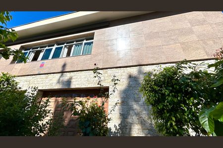 Casa à venda com 354m², 4 quartos e 5 vagasGaragem