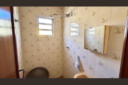 Casa à venda com 354m², 4 quartos e 5 vagasBanheiro 1