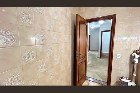 Casa à venda com 354m², 4 quartos e 5 vagasBanheiro 3