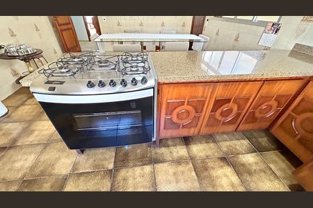 Casa à venda com 354m², 4 quartos e 5 vagasCozinha