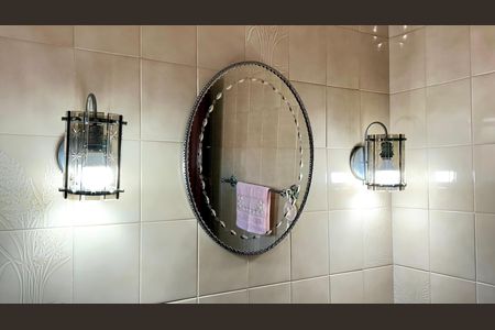 Casa à venda com 354m², 4 quartos e 5 vagasBanheiro 4