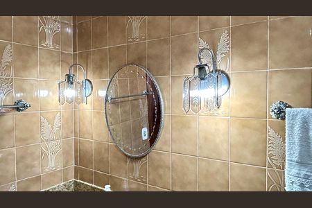 Casa à venda com 354m², 4 quartos e 5 vagasBanheiro 5