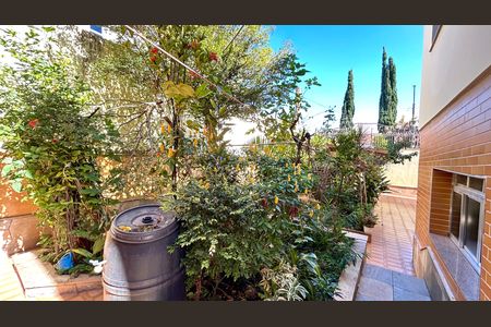 Casa à venda com 354m², 4 quartos e 5 vagasQuintal