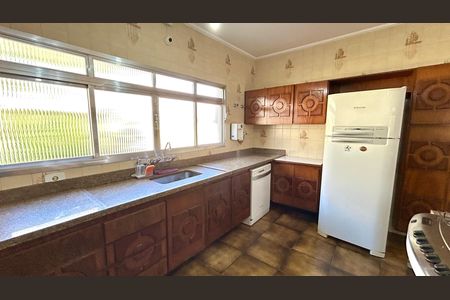 Casa à venda com 354m², 4 quartos e 5 vagasCozinha