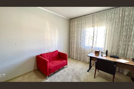 Casa à venda com 354m², 4 quartos e 5 vagasQuarto 2
