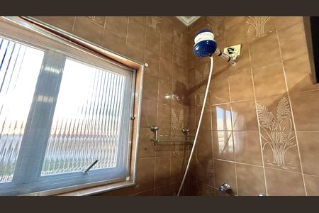 Casa à venda com 354m², 4 quartos e 5 vagasBanheiro 5