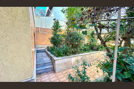 Casa à venda com 354m², 4 quartos e 5 vagasQuintal