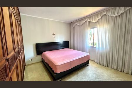 Casa à venda com 354m², 4 quartos e 5 vagasQuarto 3