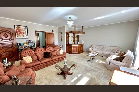 Sala de casa à venda com 4 quartos, 354m² em Vila Galvão, Guarulhos
