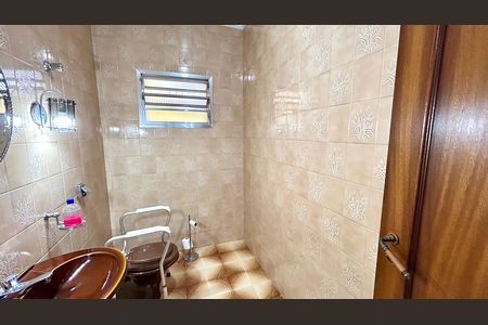 Casa à venda com 354m², 4 quartos e 5 vagasBanheiro 3