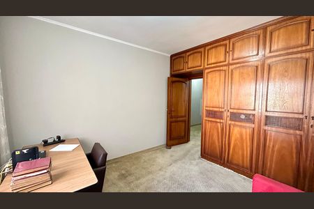 Casa à venda com 354m², 4 quartos e 5 vagasQuarto 2