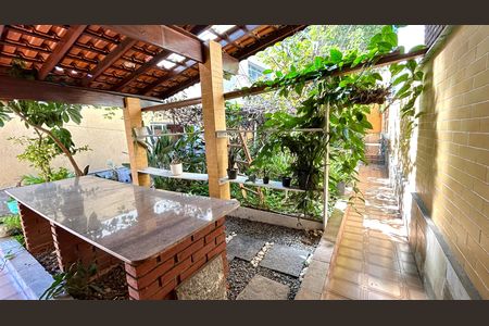Casa à venda com 354m², 4 quartos e 5 vagasChurrasqueira