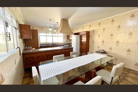 Casa à venda com 354m², 4 quartos e 5 vagasCozinha