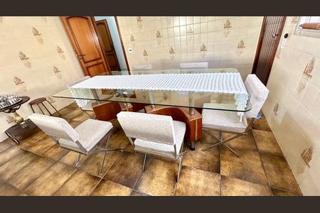 Casa à venda com 354m², 4 quartos e 5 vagasCozinha