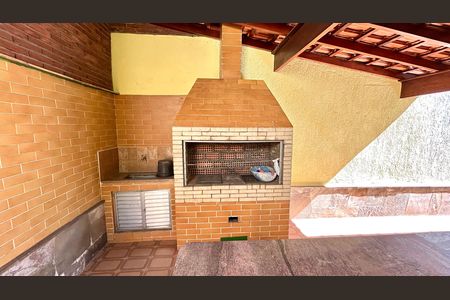 Casa à venda com 354m², 4 quartos e 5 vagasChurrasqueira