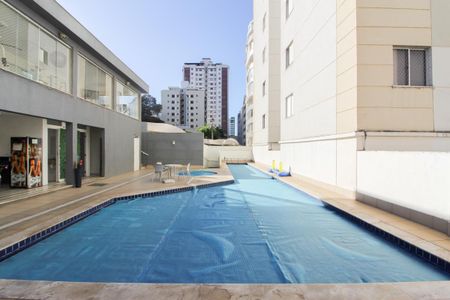 Apartamento para alugar com 94m², 3 quartos e 2 vagas Apartamento para alugar com 94m², 3 quartos e 2 vagasÁrea comum - Piscina
