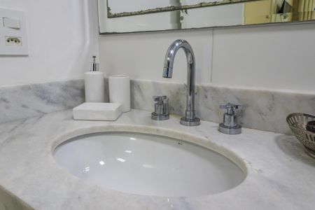 Apartamento para alugar com 67m², 2 quartos e 2 vagas Apartamento para alugar com 67m², 2 quartos e 2 vagasBanheiro da Suíte