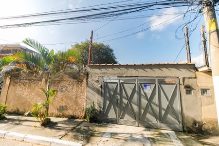 Casa à venda com 100m², 2 quartos e 2 vagas Casa à venda com 100m², 2 quartos e 2 vagasFachada