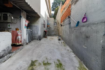 Casa à venda com 100m², 2 quartos e 2 vagas Casa à venda com 100m², 2 quartos e 2 vagasQuintal