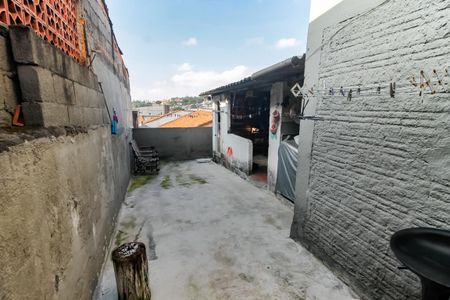 Casa à venda com 100m², 2 quartos e 2 vagas Casa à venda com 100m², 2 quartos e 2 vagasQuintal