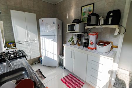 Casa à venda com 100m², 2 quartos e 2 vagas Casa à venda com 100m², 2 quartos e 2 vagasCozinha - Armários