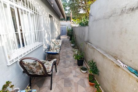 Casa à venda com 100m², 2 quartos e 2 vagas Casa à venda com 100m², 2 quartos e 2 vagasQuintal