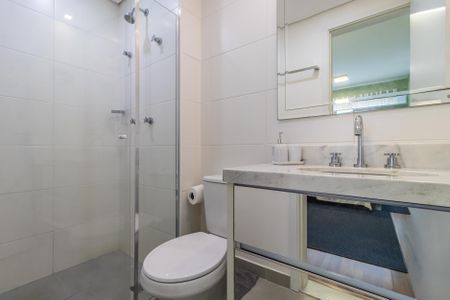 Apartamento à venda com 67m², 1 quarto e 2 vagas Apartamento à venda com 67m², 1 quarto e 2 vagasBanheiro da Suíte