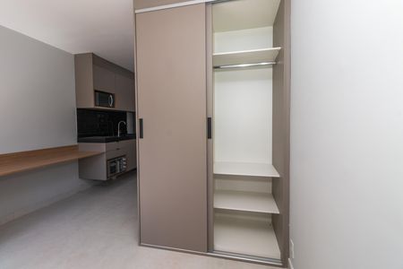 Studio para alugar com 24m², 1 quarto e sem vaga Studio para alugar com 24m², 1 quarto e sem vagaStudio - Detalhe do Armário