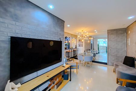 Apartamento à venda com 70m², 3 quartos e 1 vaga Apartamento à venda com 70m², 3 quartos e 1 vagaSala