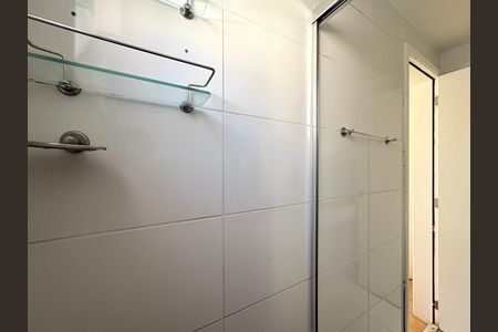 Apartamento para alugar com 50m², 2 quartos e 1 vaga Apartamento para alugar com 50m², 2 quartos e 1 vagaBanheiro da Suíte