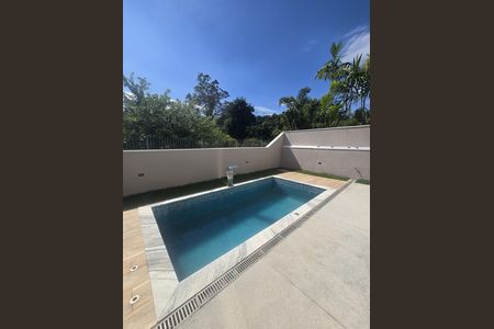 Casa de condomínio à venda com 260m², 3 quartos e 4 vagasÁrea externa