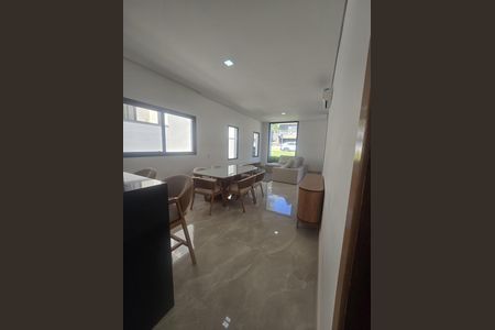 Casa de condomínio à venda com 260m², 3 quartos e 4 vagasSala