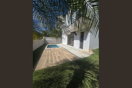 Casa de condomínio à venda com 260m², 3 quartos e 4 vagasÁrea externa