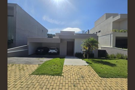 Casa de condomínio à venda com 260m², 3 quartos e 4 vagasÁrea externa