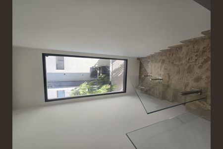 Casa de condomínio à venda com 260m², 3 quartos e 4 vagasÁrea externa