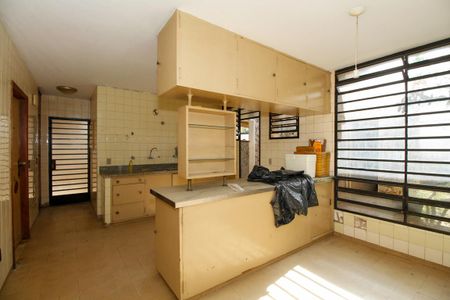 Casa à venda com 264m², 3 quartos e 2 vagas Casa à venda com 264m², 3 quartos e 2 vagasCozinha