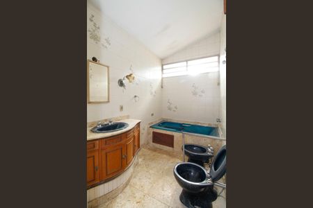 Casa à venda com 264m², 3 quartos e 2 vagas Casa à venda com 264m², 3 quartos e 2 vagasBanheiro da Suíte
