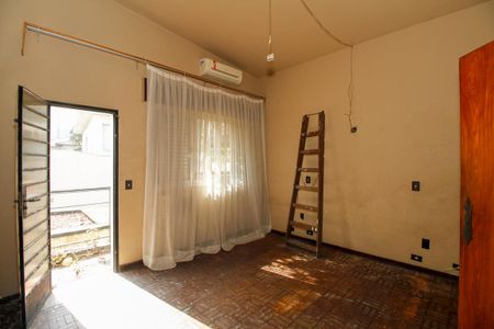 Casa à venda com 264m², 3 quartos e 2 vagas Casa à venda com 264m², 3 quartos e 2 vagasSuíte