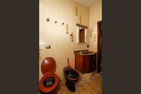 Casa à venda com 264m², 3 quartos e 2 vagas Casa à venda com 264m², 3 quartos e 2 vagasBanheiro Social