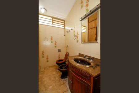 Casa à venda com 264m², 3 quartos e 2 vagas Casa à venda com 264m², 3 quartos e 2 vagasBanheiro Social
