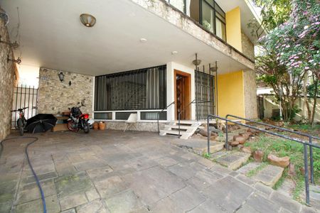 Casa à venda com 264m², 3 quartos e 2 vagas Casa à venda com 264m², 3 quartos e 2 vagasEntrada da Casa