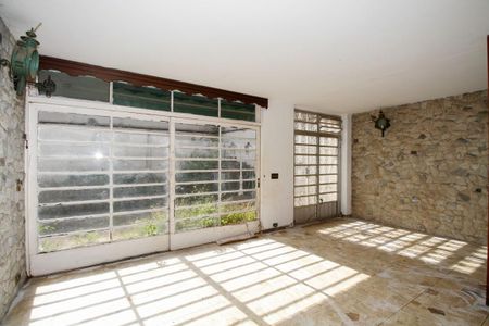 Casa à venda com 264m², 3 quartos e 2 vagas Casa à venda com 264m², 3 quartos e 2 vagasJardim de Inverno